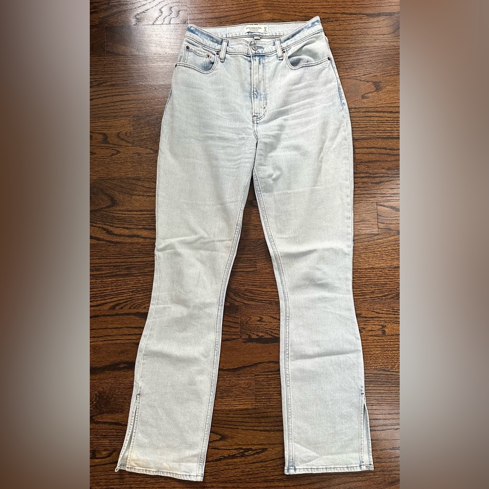 Abercrombie Women's Curve Love Ultra High Rise 90s Slim Straight Jean | size 27L